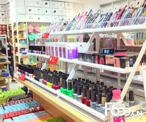 三福百货加盟 抓住日用品零售市场的黄金机遇